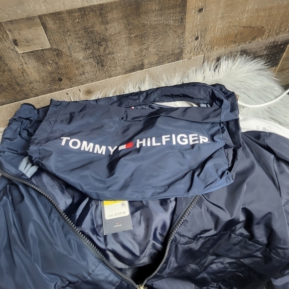 NEW Tommy Hilfiger Women's Logo Zip Up Hooded Windbreaker - Picture 11 of 11